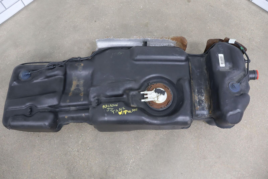 02-03 Cadillac Escalade Tahoe Yukon 26 Gallon Gasoline Fuel Tank W/Pump OEM