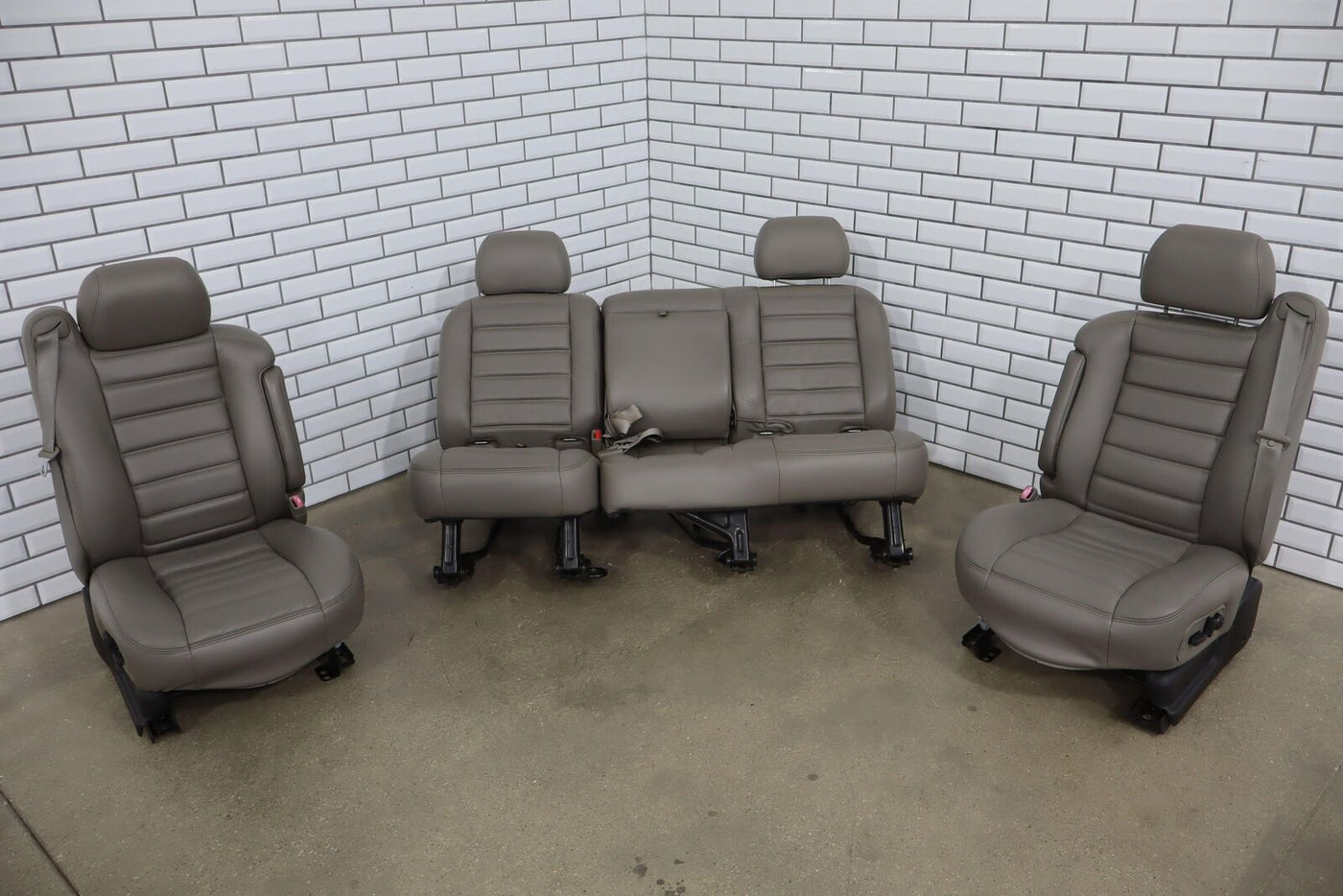 03-07 Hummer H2 1st & 2nd Row Leather Seat (Wheat 502) SUV Only (Power Tested)