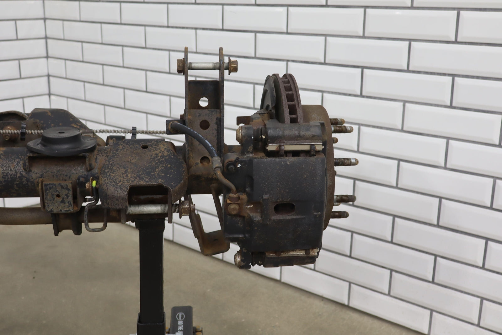 03-05 Hummer H2 Solid Rear Axle 4.10 Gear Ratio (Opt GT5) W
