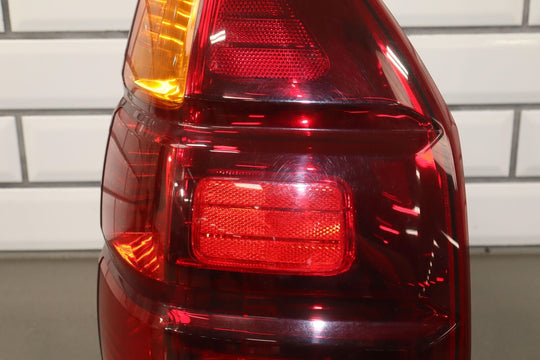 03-09 Lexus GX470 (W/O Sport Pkg) Right Passenger Tail Light Lamp *Scuffs