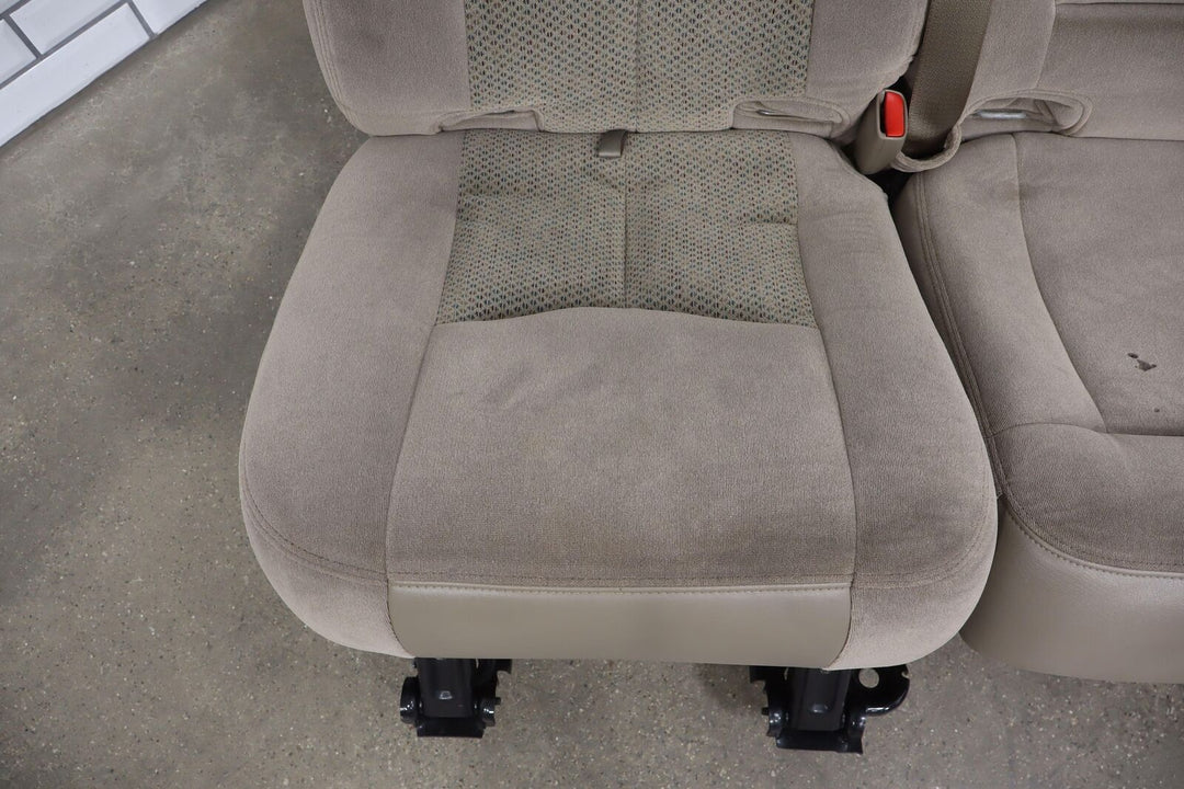 03-06 Chevy Tahoe 2nd Row Cloth Bench Seat (Tan) See Photos/Description