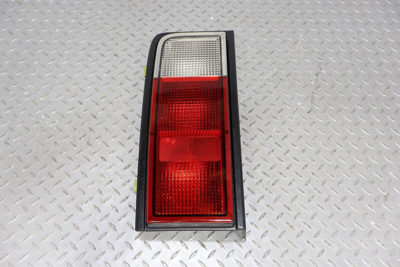 05-09 Hummer H2 SUV Late Model Right RH Tail Light Lamp (Red/Clear) Tested