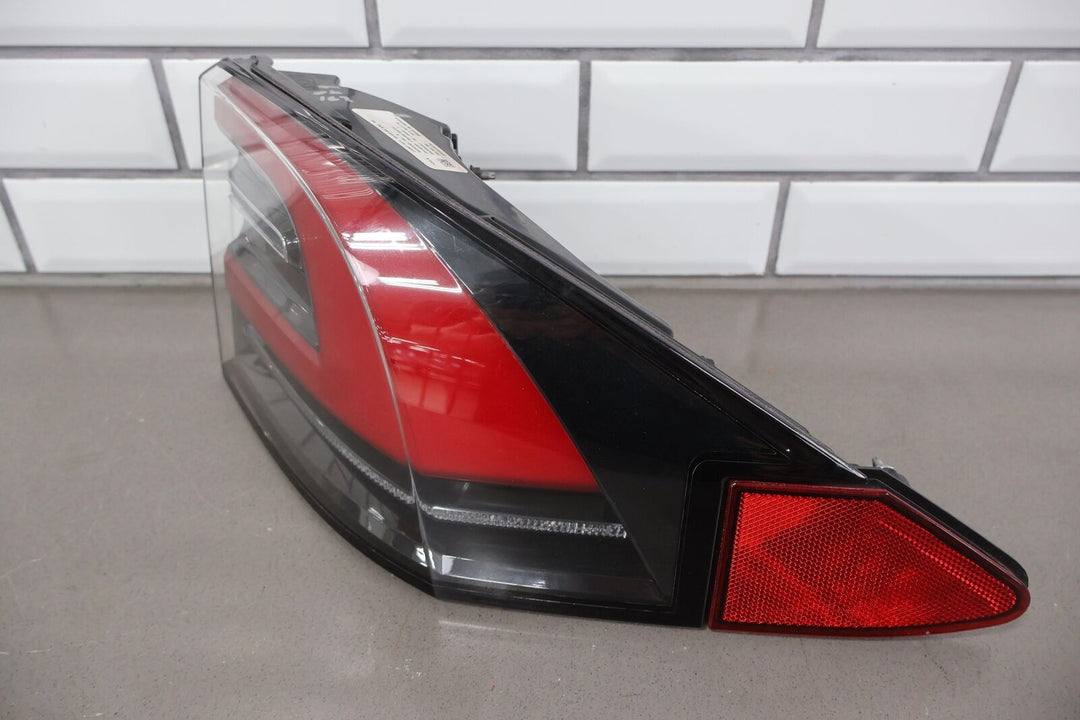 16-20 Telsa Model X Rear Right RH Outer Tail Light Lamp (1034333-00-A) Tested