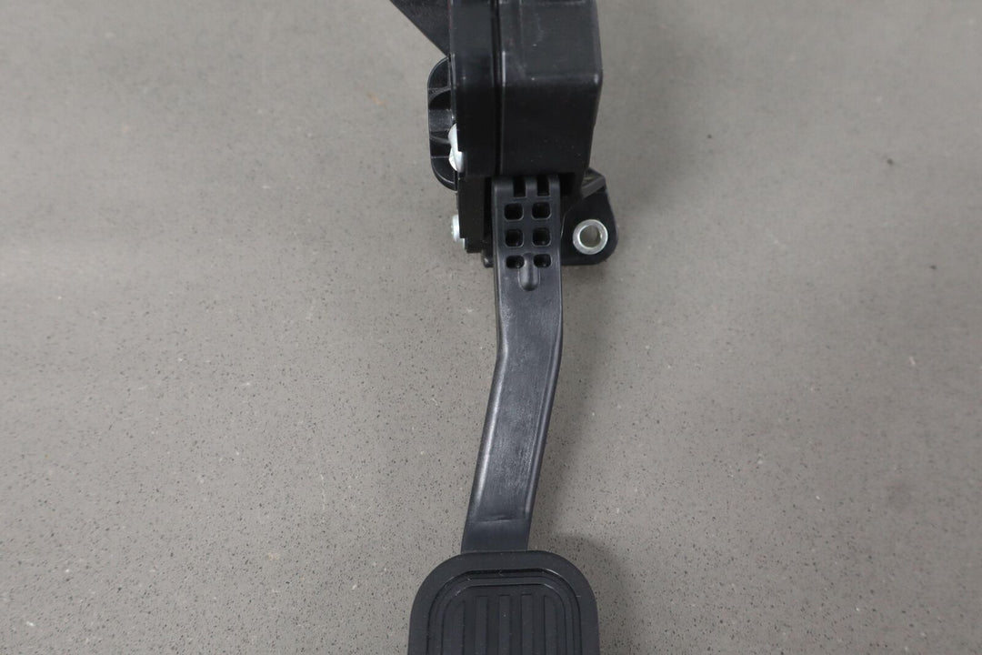 2019 Lexus GX460 OEM Throttle Pedal W/Pigtail