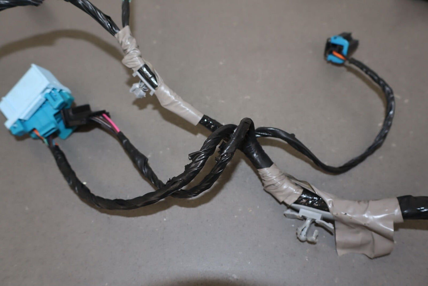 2003 Hummer H2 Front Floor Console Wiring Harness (See Photos) OEM