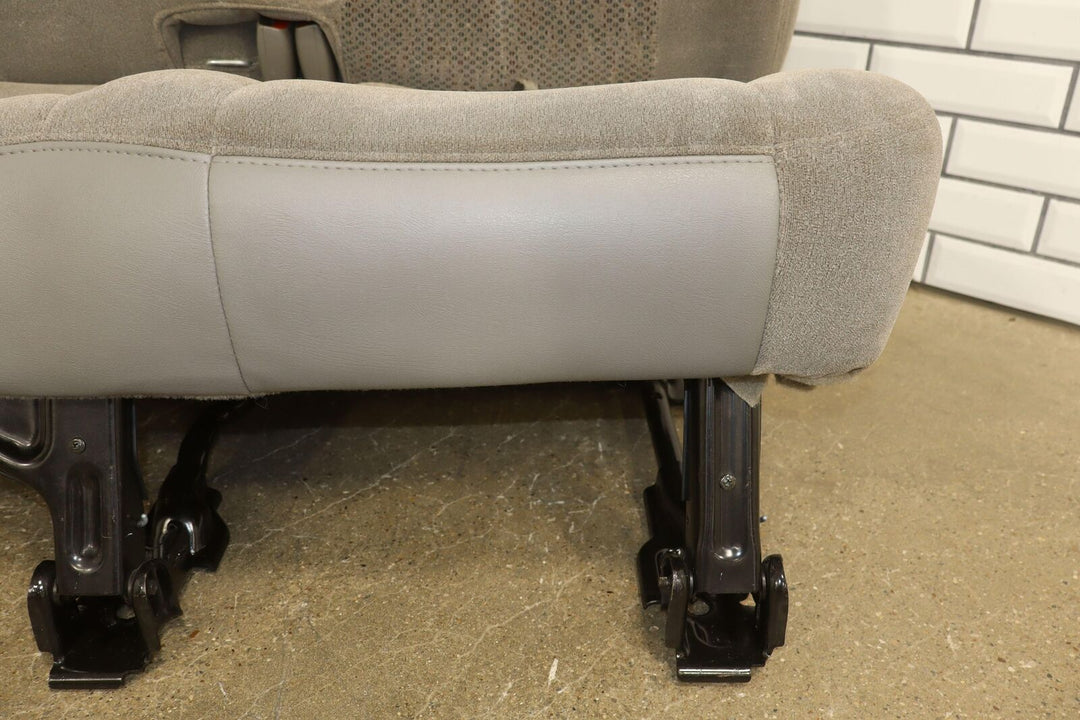 2003-2006 Chevy Suburban 2nd Row Cloth Captains Chair Seats (Dark Charcoal 92D)