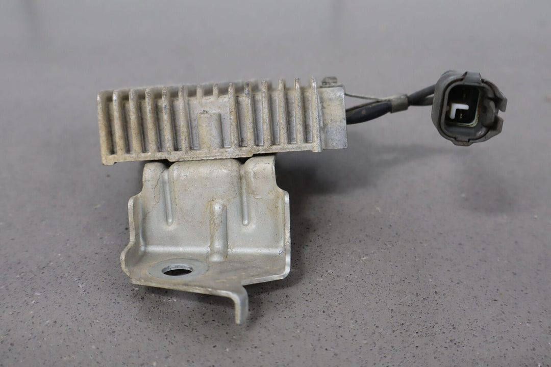 996 Toyota Land Cruiser OEM Fuel Pump Resistor 23080-66010