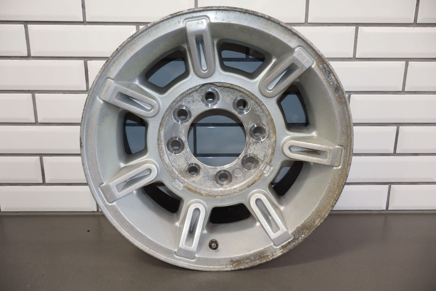 03-07 Hummer H2 Single (1) Aluminum 17x8.5 OEM Silver Wheel W/ Center Cap