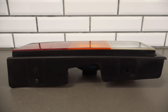 03-04 Hummer H2 Right Passenger Tail Light Tail Lamp (Body Mounted) OEM Tested