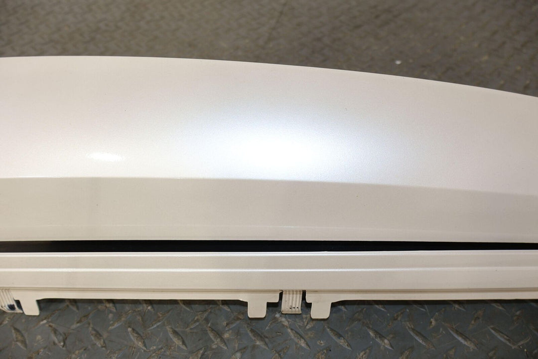 03-06 Escalade Short WB Right Rear Upper Tail Panel Moulding (White Diamond 98U)