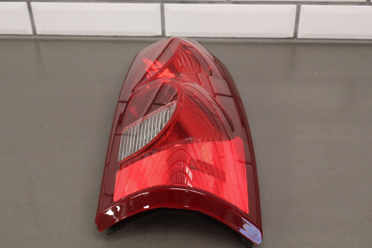 03-07 Chevy Silverado Right RH Passenger Tail Light OEM GM