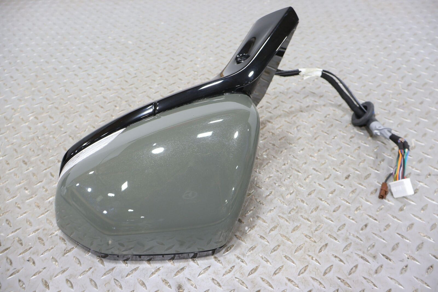 2022-2024 Rivian RS1 Left Power Door Mirror W/Blind Spot Alert (Launch Green)