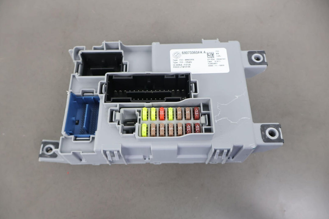 12-13 Fiat 500 Abarth Coupe Cabin Fuse Box/Body Control Module (68073360AK)