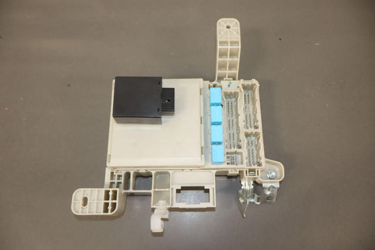 03-09 Lexus GX470 4.7L Interior Cabin Fuse Relay Junction Box OEM