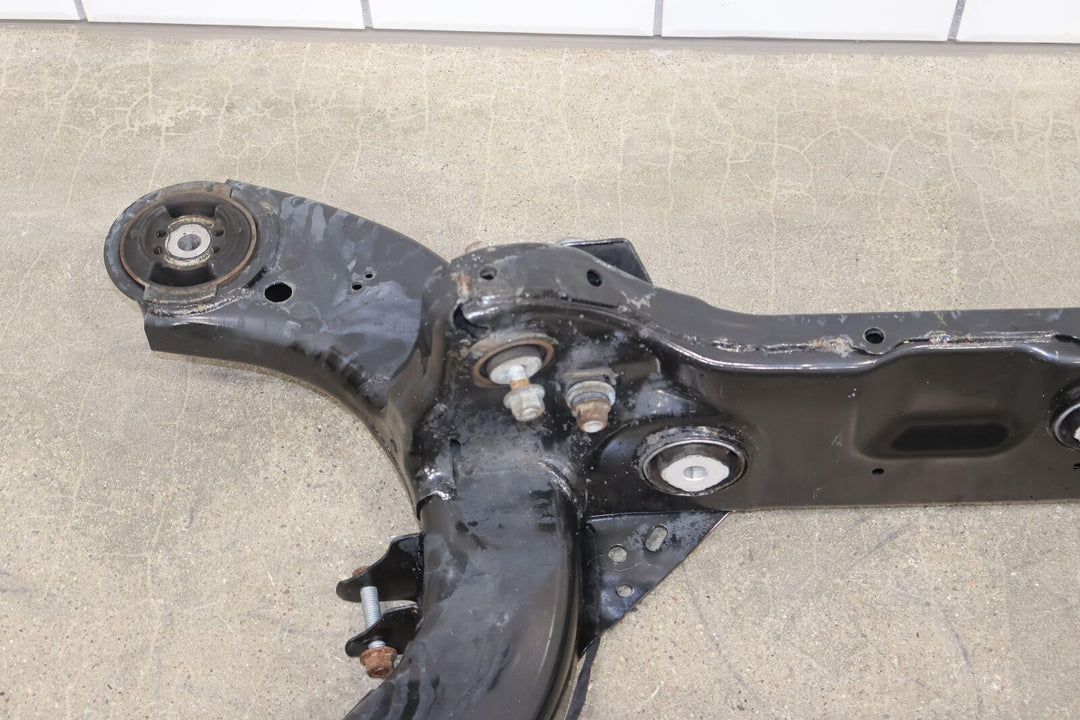 17-23 Dodge Challenger R/T Rear 6.4L Bare Undercarriage Crossmember (91K)