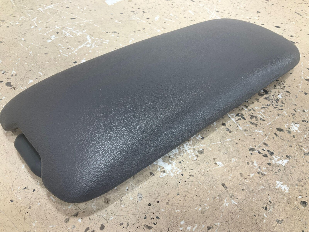 97-02 Plymouth Chrysler Prowler Center Console Lid/Arm Rest (Agate LLAZ) Notes