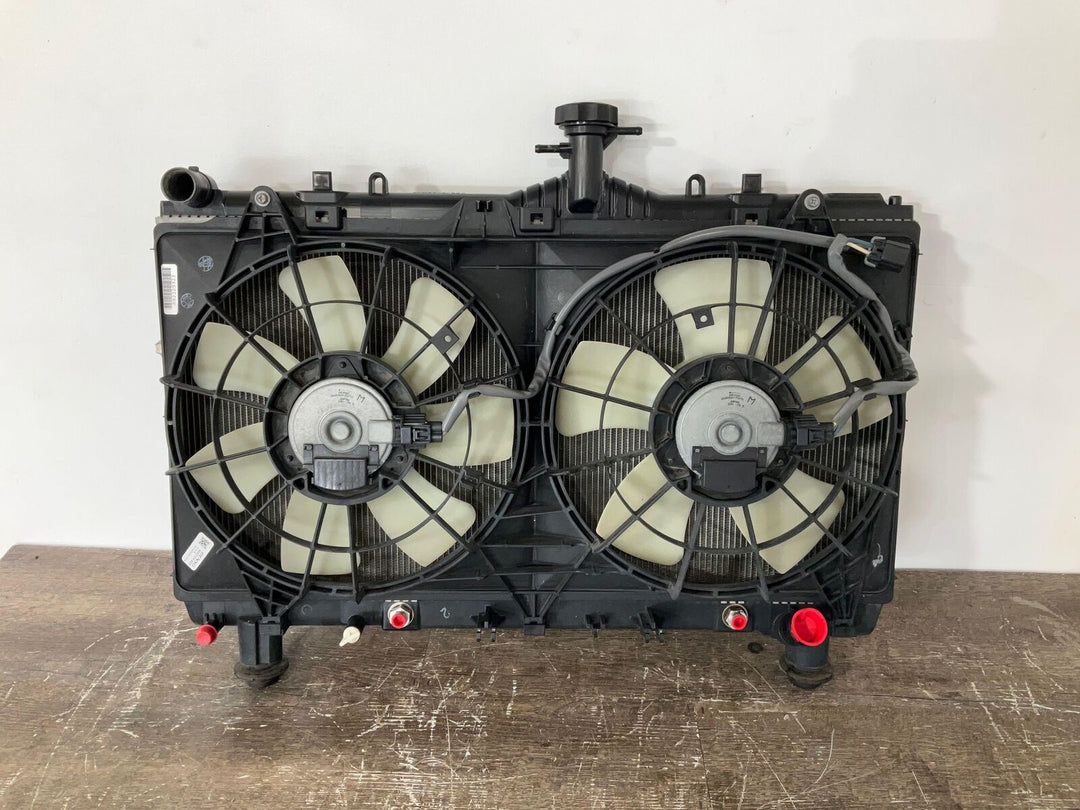 12-15 Chevy Camaro SS Radiator W/ Cooling Fans (6.2L LS3/ Manual) 92229323