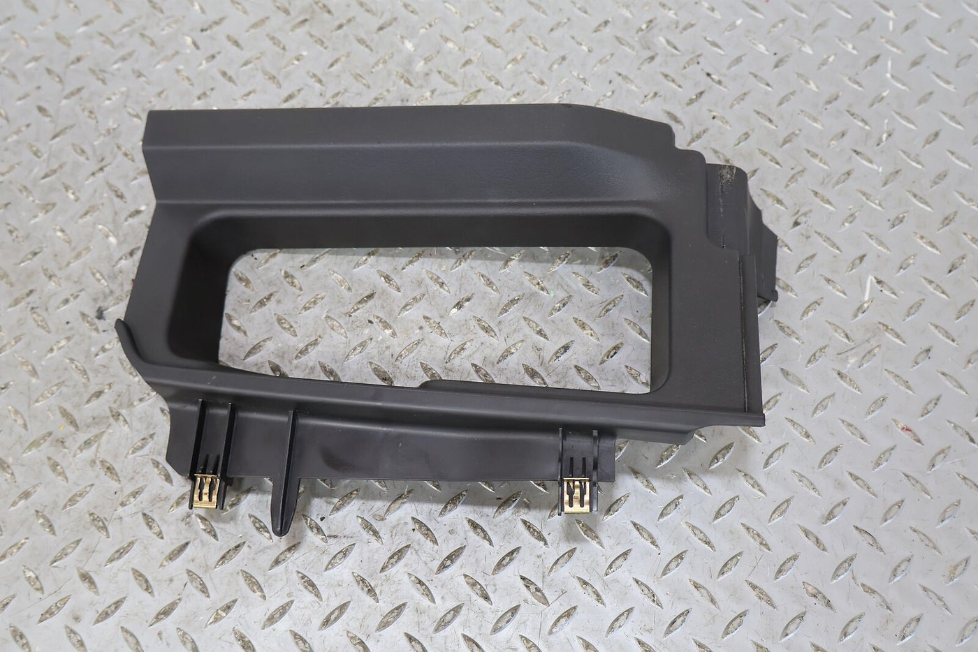 05-09 Hummer H2 SUT Rear Right RH Mini Window Moulding (Moulding ONLY) Black