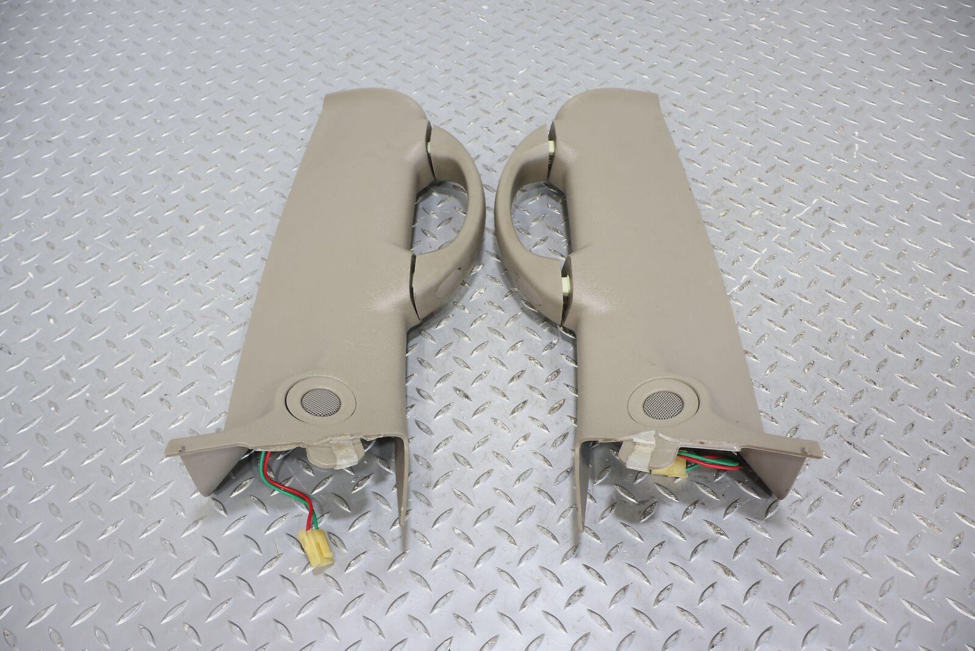 03-07 Hummer H2 Pair LH & RH Interior A-Pillar Trim (Light Wheat 50i)