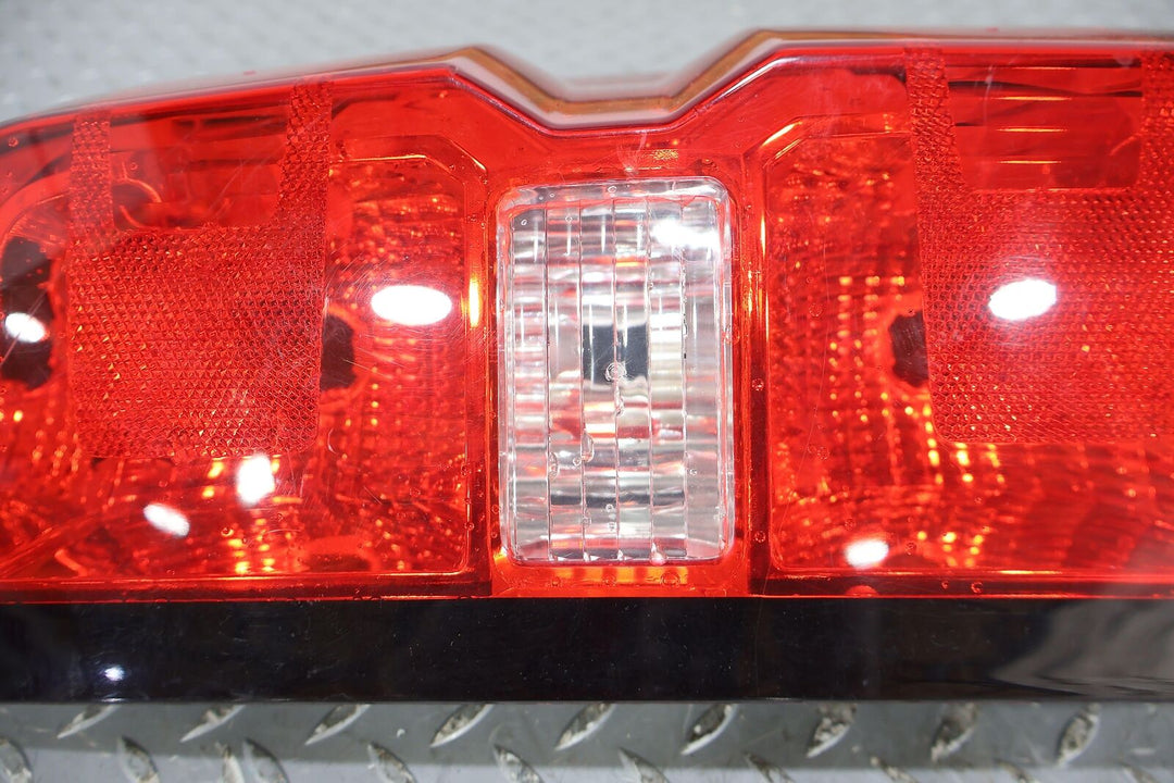 16-19 Chevy Silverado 1500 Crew Cab Right RH Tail Light Lamp (W/o LED) Tested