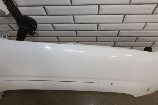 99-06 Chevy Silverado/Tahoe/Suburban Passenger Right Fender (Summit White 50U)