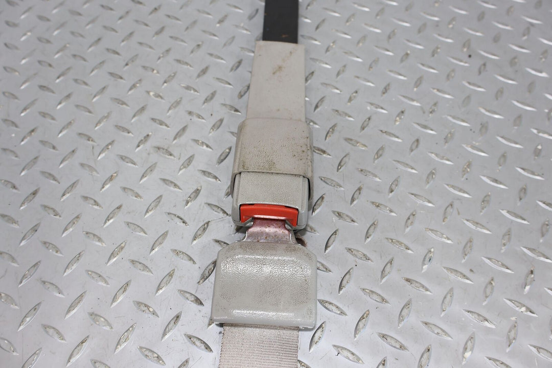 92-94 Chevy Suburban 2ND Row Right Passenger Seat Belt Retractor(Smoke Gray 13i)