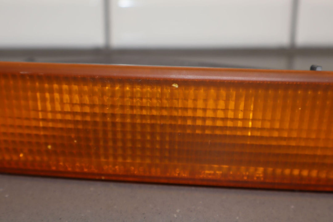 1991-1997 Toyota Land Cruiser Front Right Marker Light (Valance Panel Mount)