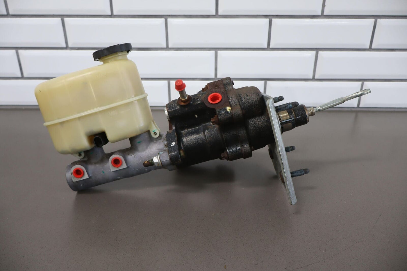 2003-2007 Hummer H2 Hydroboost Brake Power Booster Master Cylinder W/Reservoir