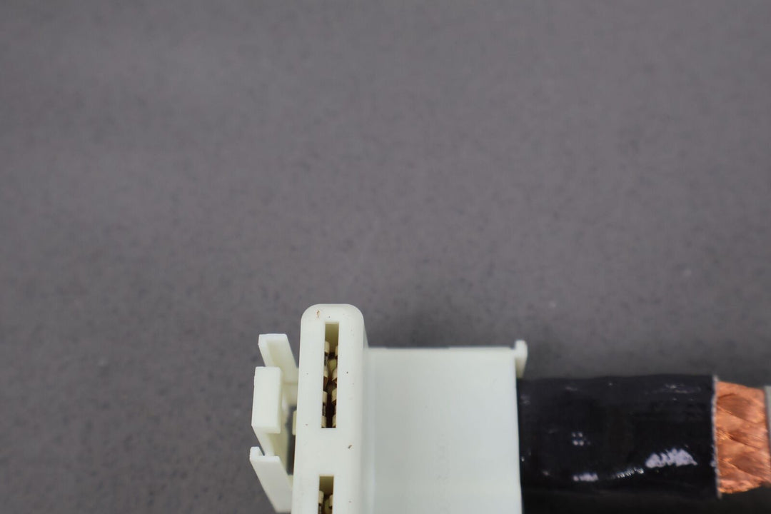 17-19 Tesla Model 3 Battery Fuse Relay Power Conversion Plug (107711410E)