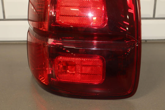 03-09 Lexus GX470 (W/O Sport Pkg) Right Passenger Tail Light Lamp *Scuffs