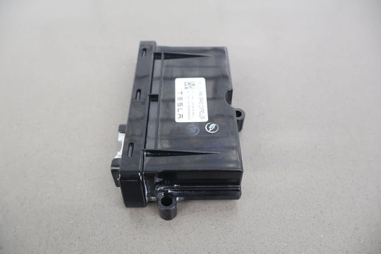 16-20 Tesla Model X Emergency Parking Brake Control Module (1007618-00-J) OEM