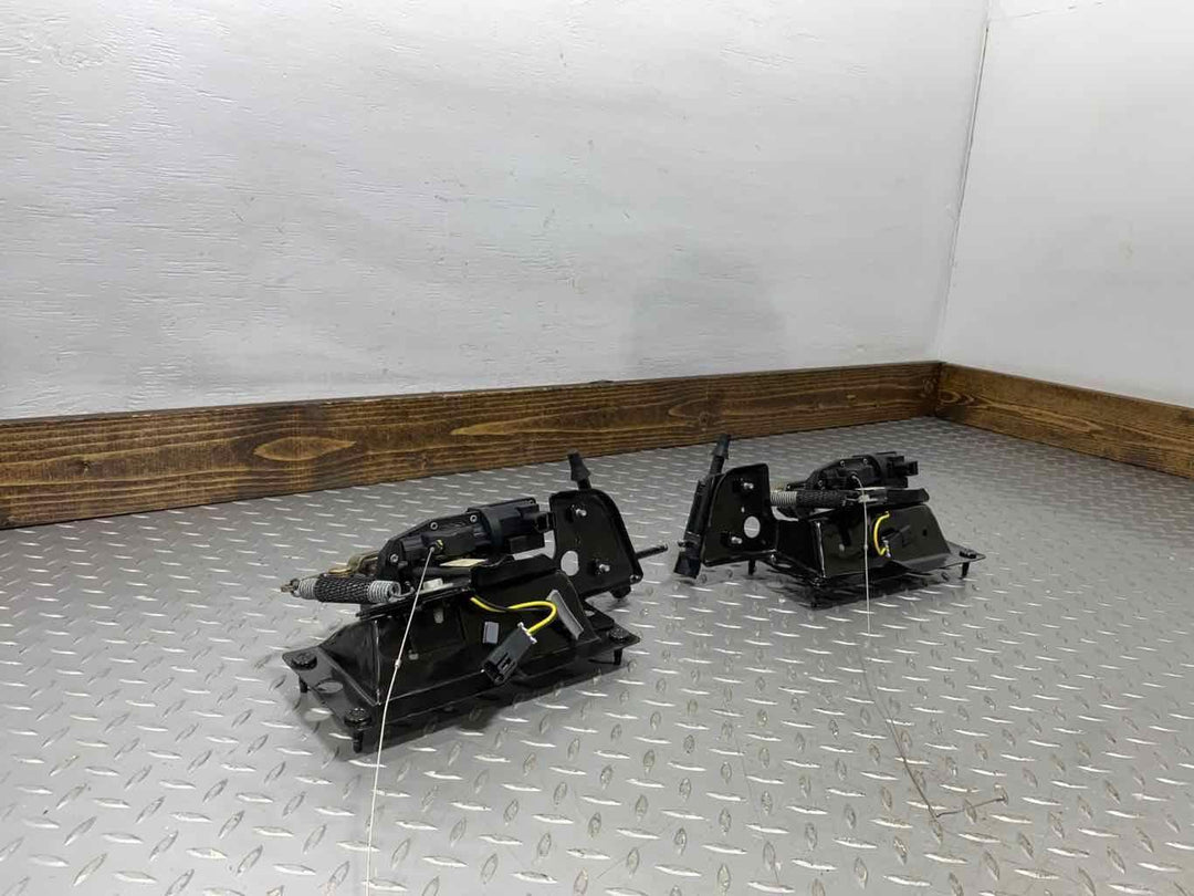 97-04 Chevy Corvette C5 Hatchback Pair LH & RH Hatchback Lid Latches