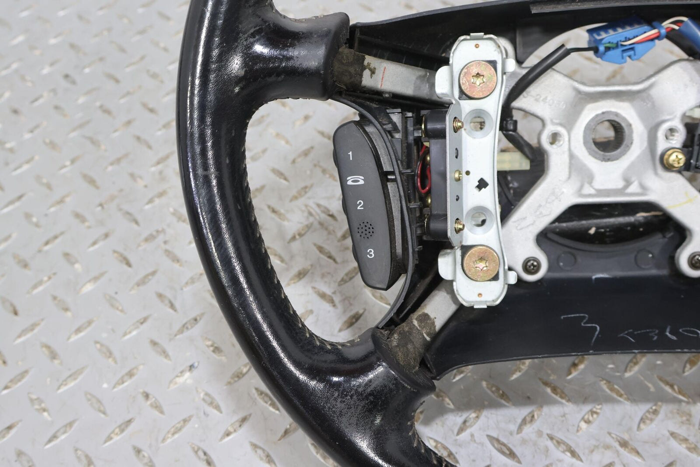 92-96 Lexus SC300 & SC400 Leather OEM Steering Wheel (Black LD20) Worn