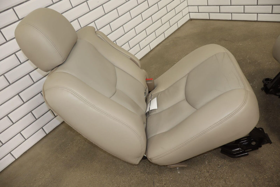 03-06 Chevy Tahoe/ GMC Yukon 2nd Row Bucket Seat Set (Neutral Leather)