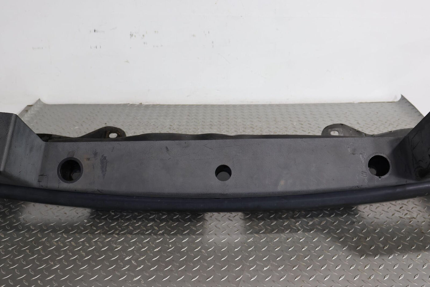 03-09 Hummer H2 Front Bumper W/ Textured Black Covers & Fog Lights (See Notes)