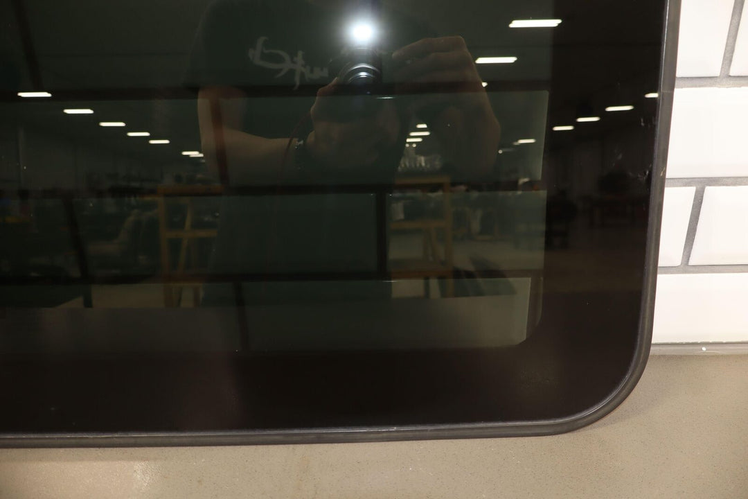 02-06 Cadillac Esclade/Yukon/Tahoe GMT800 Sunroof Glass (Glass Only)