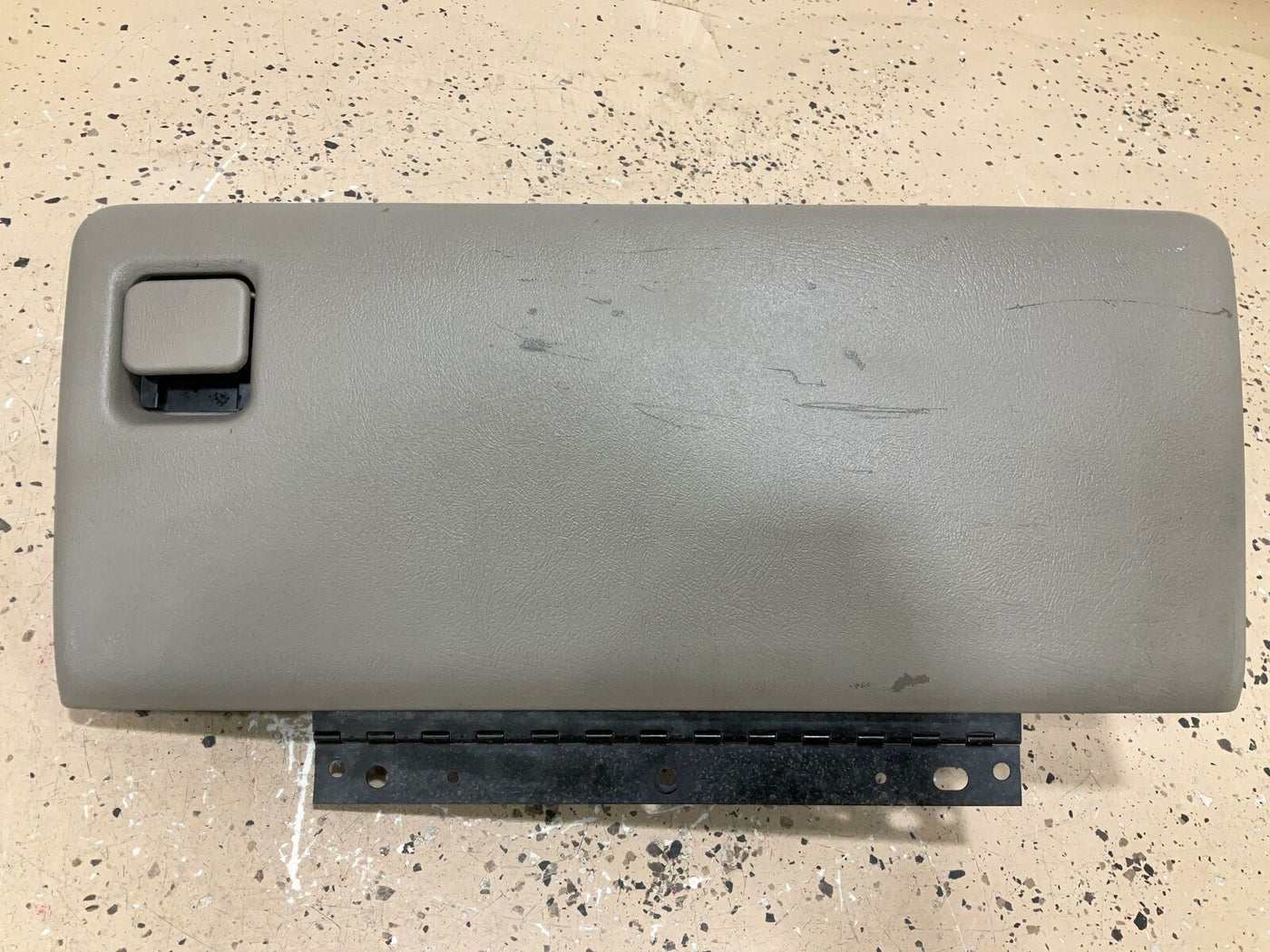 03-07 Hummer H2 OEM Glove Box Door Compartment (Light Wheat 50I)