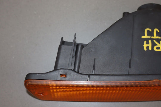 1991-1997 Toyota Land Cruiser Front Right Marker Light (Valance Panel Mount)