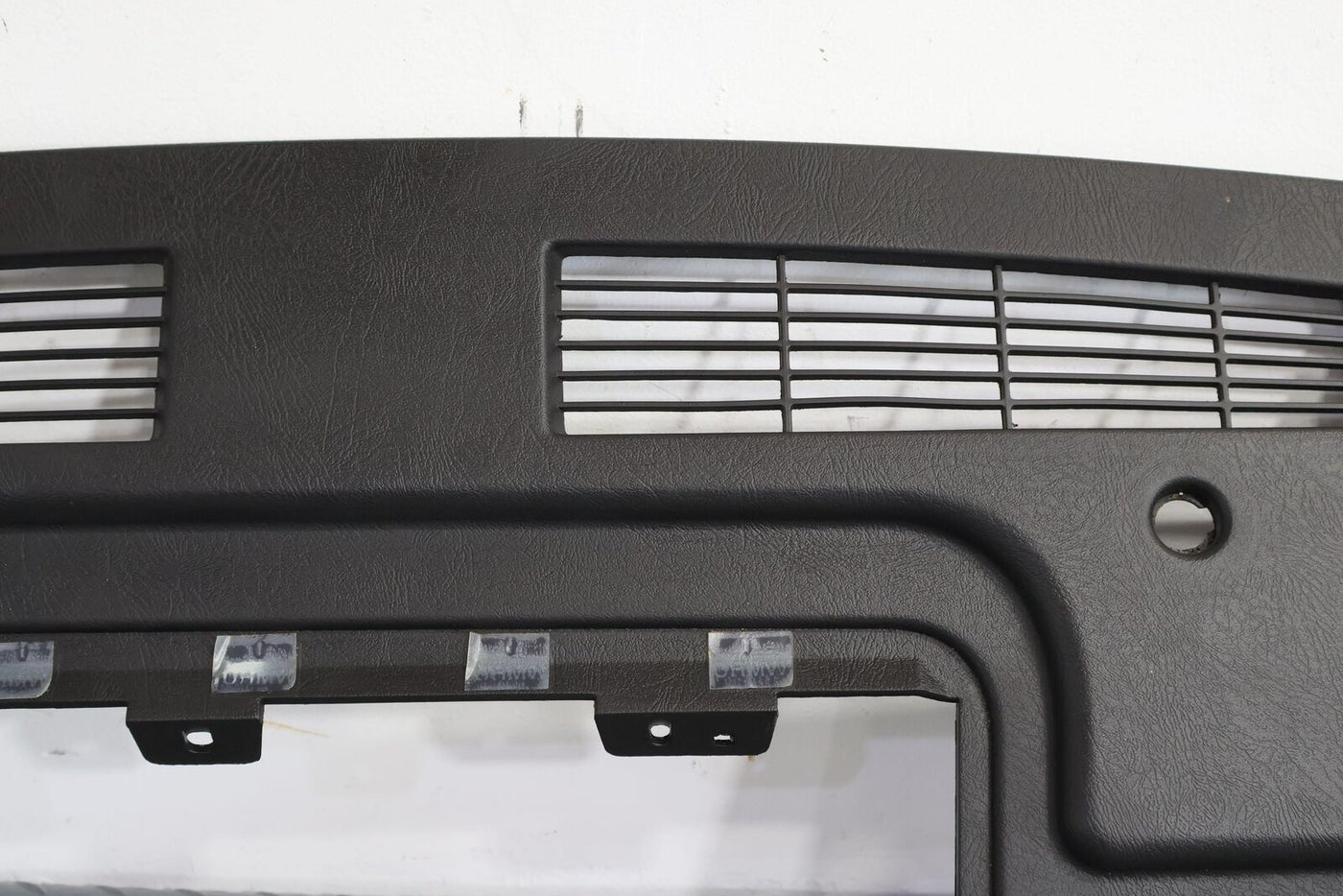 03-07 Hummer H2 OEM Upper Dash Cover Pad (Ebony 48I) See Description