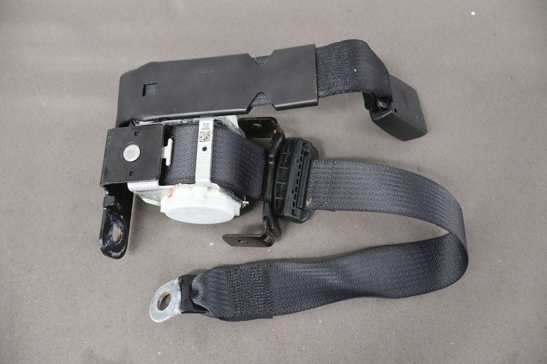 2015 Ram 1500 Quad Cab Rear Center Seat Belt Retractor with Buckle (Black X9)