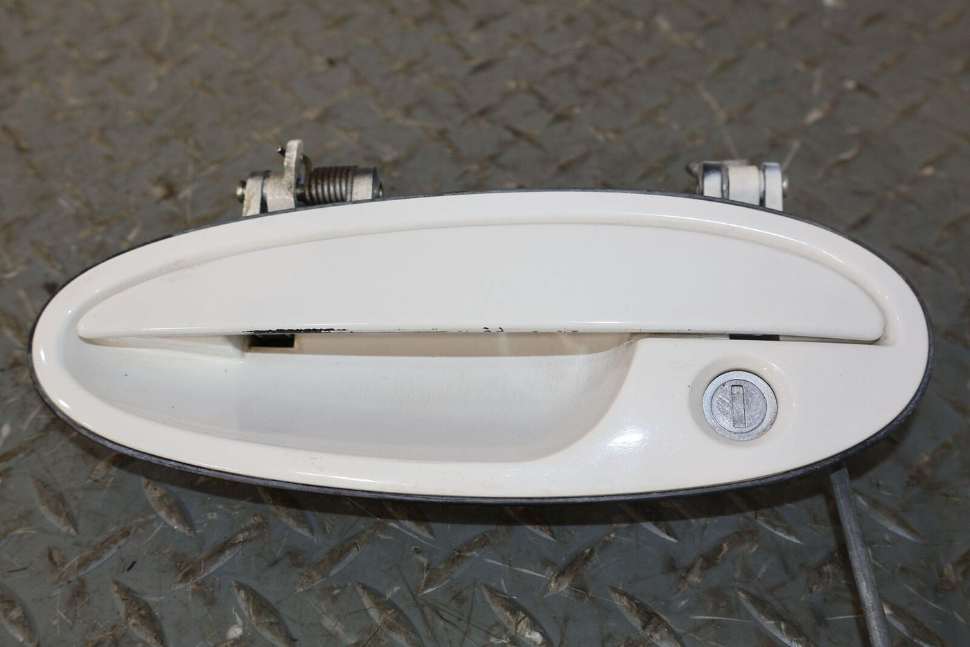 00-04 Chevy C5 Corvette Left LH Driver Exterior Door Handle (Speedway White 40U)