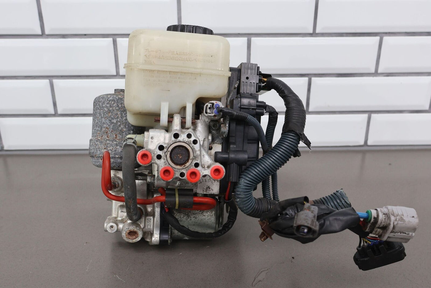 05-09 Lexus GX470 Power Brake Booster W/Modules/Reservoir/Harness (145K Miles)