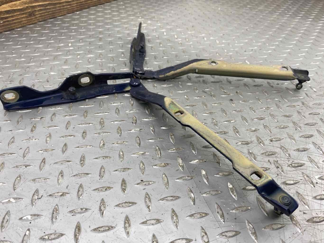 97-04 Porsche Boxtser 986 Pair LH & RH OEM Hood Hinges (Lapis Blue Metallic J2)