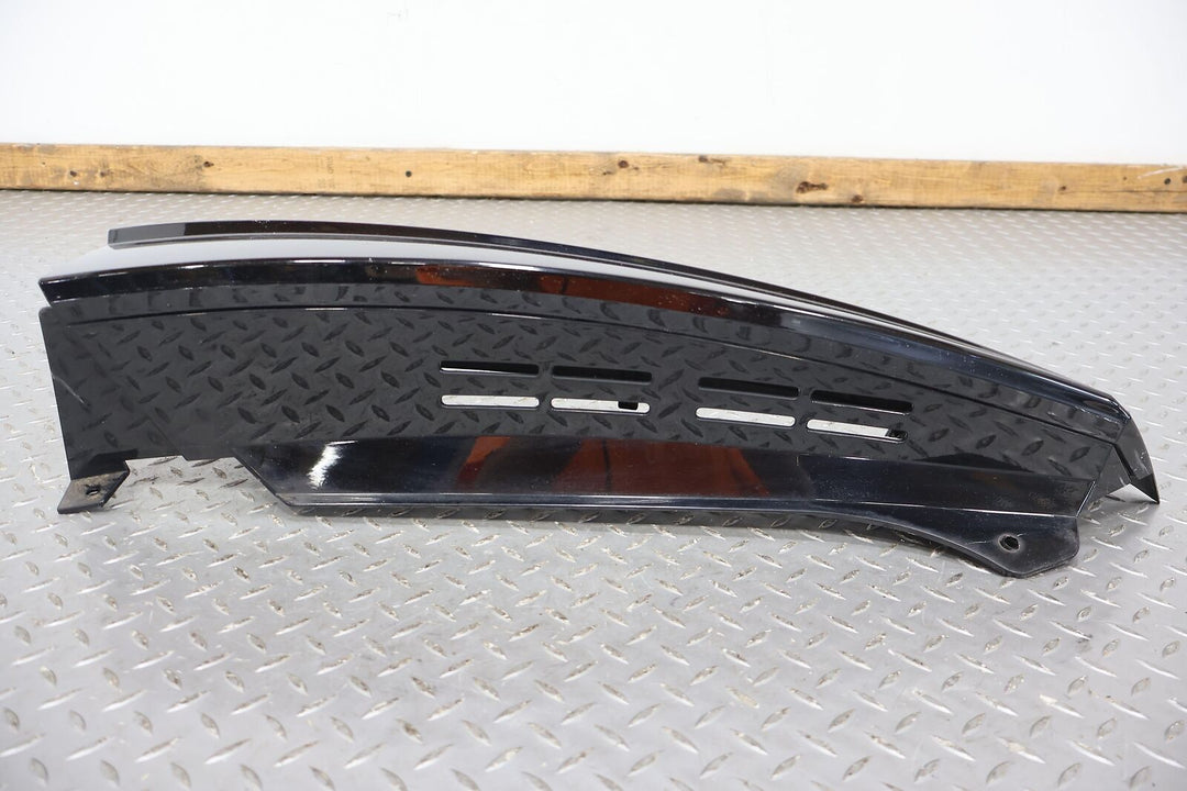 07-14 Cadillac Escalade Rear Left Upper Tail Light Moulding (Raven Black 41u)