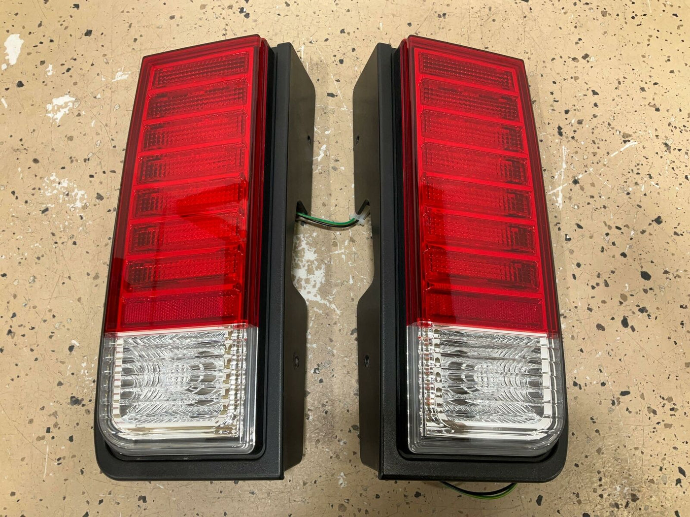 05-09 Hummer H2 Pair Of Aftermarket LED Rear Tail Lights (LH/RH) Tested