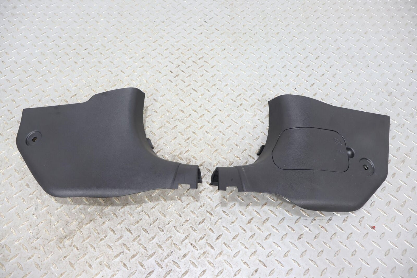 17-20 Fiat 124 Spider Pair LH&RH Interior Kick Trim Panels (Nero XR) See Photos