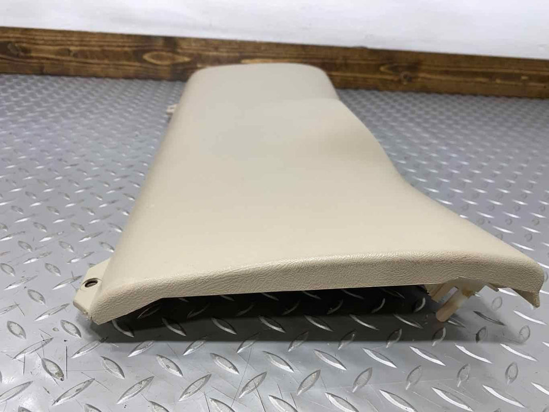 04-06 Cadillac Escalade Platinum ESV Knee Pad Bolster (Shale 15i) See Notes