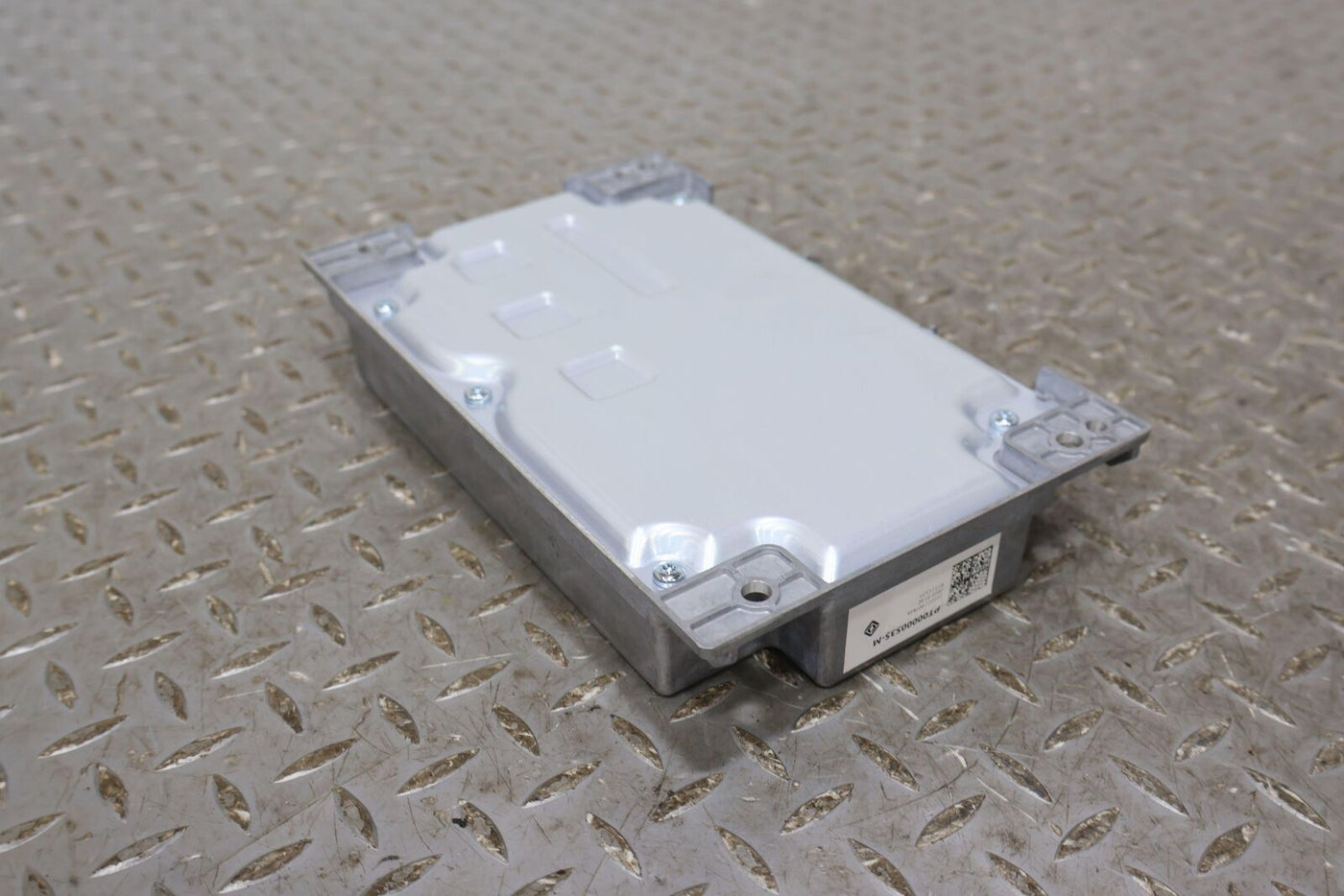 2022 - 2024 Rivian RS1 OEM Central Gateway Control Module (PT00000535-M)