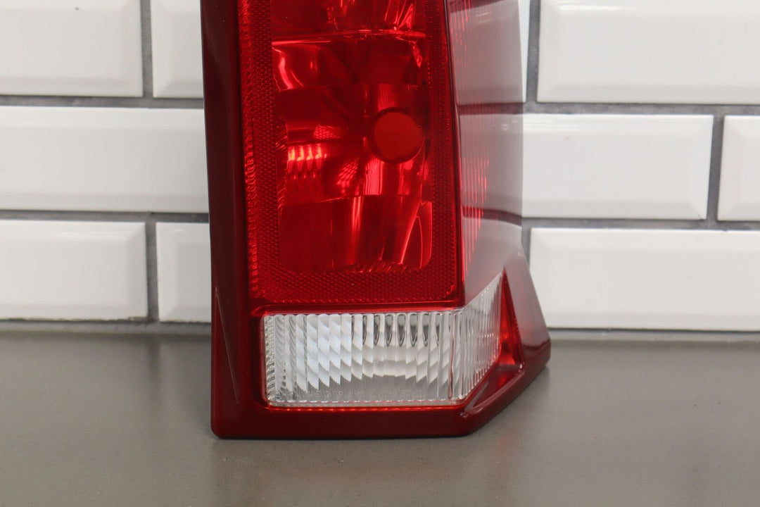 02-06 Cadillac Escalade Short WB Rear Right RH Tail Light Lamp (Tested) OEM