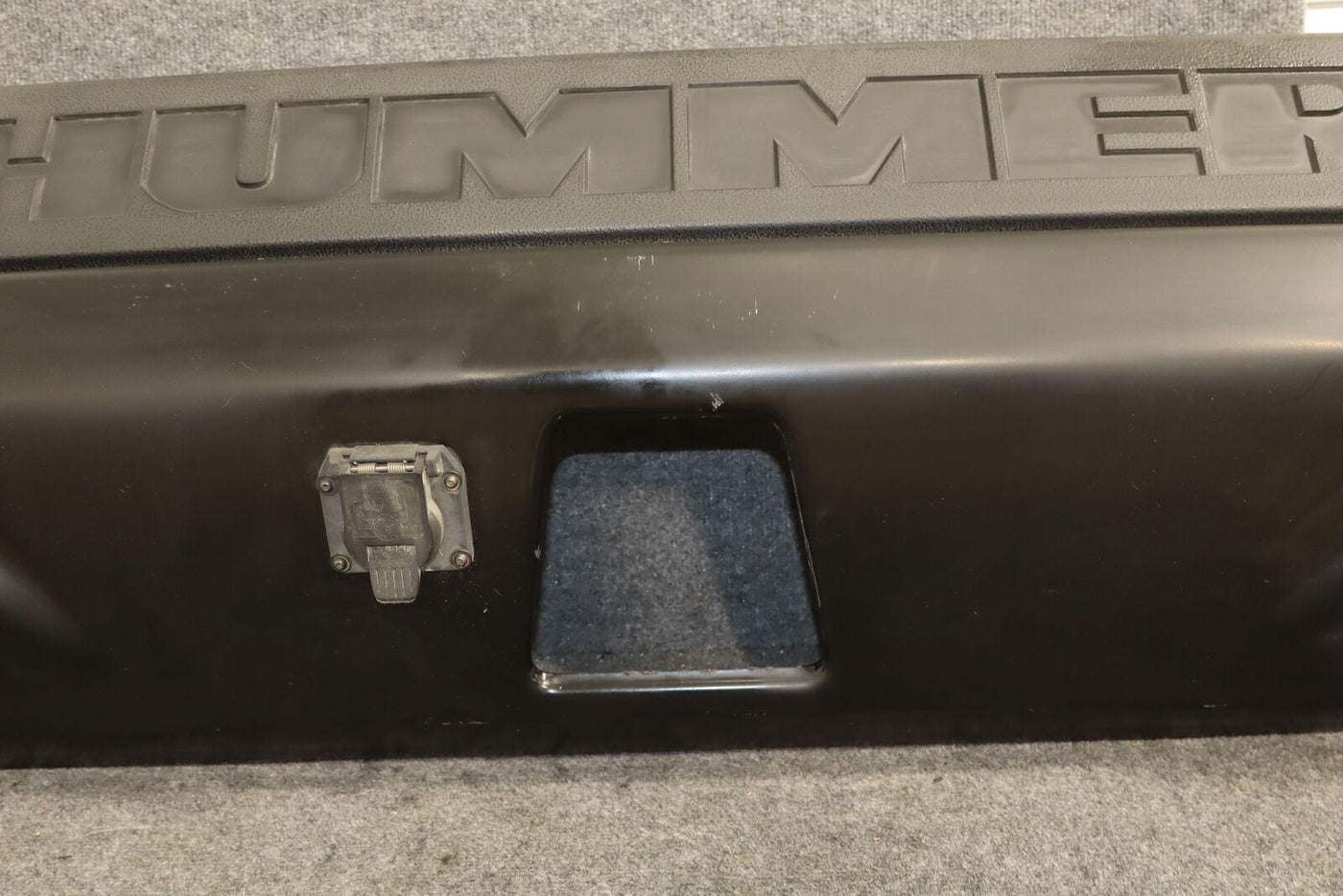 03-05 Hummer H2 OEM Rear Bumper Bar / End Caps (Textured Black) See Photos